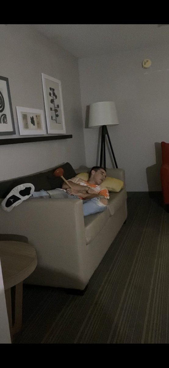 MeeksFPS's tweet image. How the night started 
Vs
How it ended 
@AimbotAx