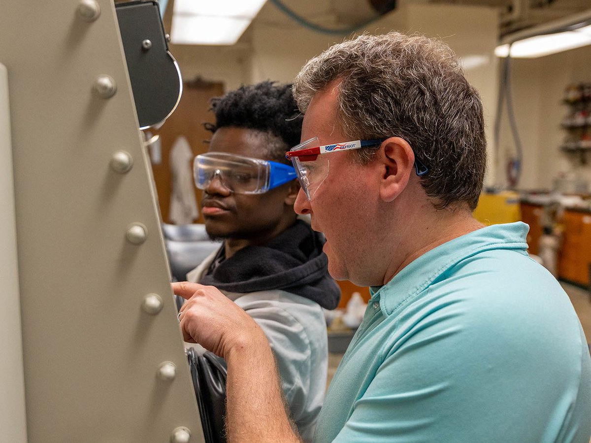 Mizzou's tweet photo. The legacy continues: A new $1.5 million grant supports #Mizzou's long legacy of student support through the McNair Scholars Program.

Read how the program has impacted the lives of current Mizzou students. ➡️ https://t.co/LabhVECusY https://t.co/NwCLPB7my4