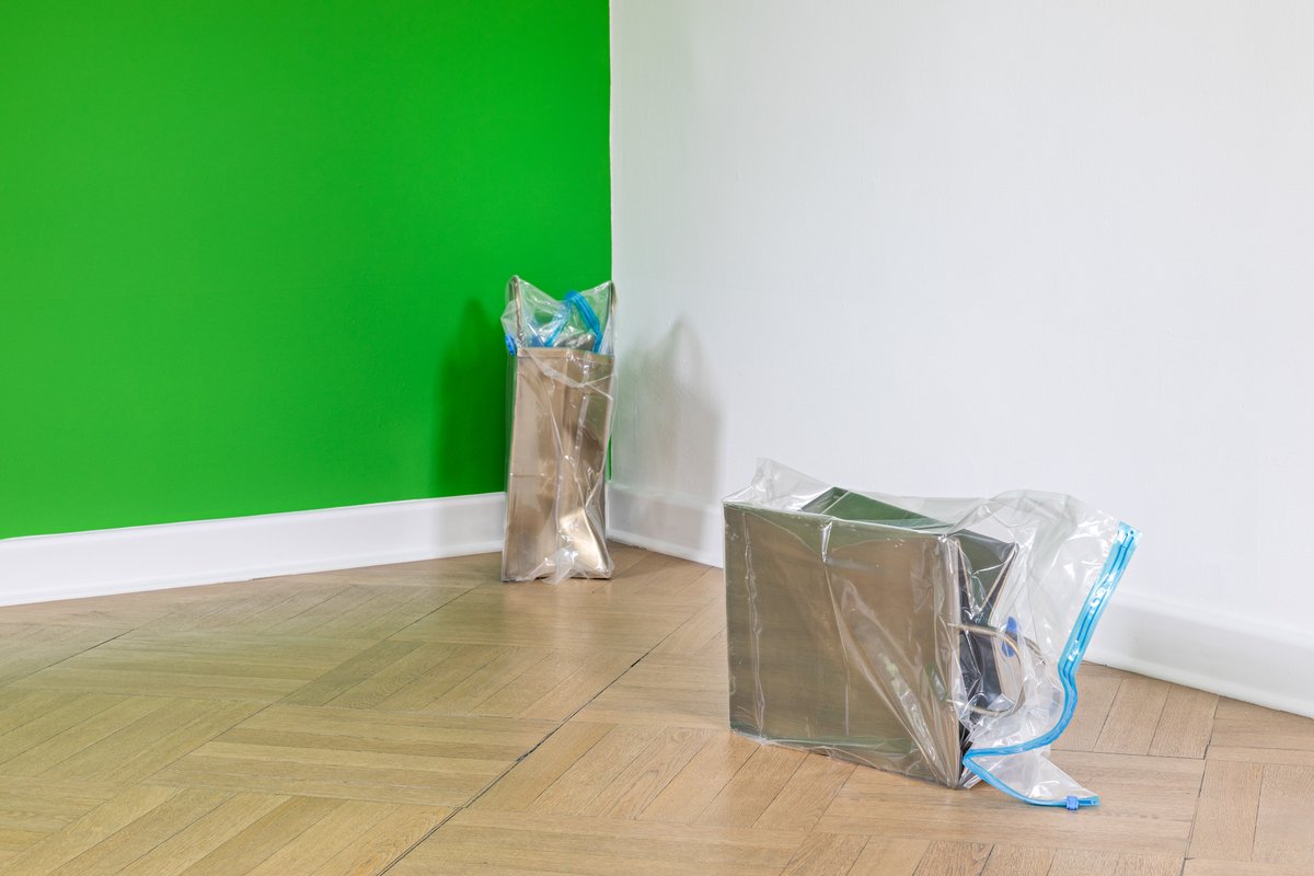 #SoiLThornton
#DecompositionEvaluation 
Exhibition view <a href="/kunstverein_bi/">Kunstverein Bielefeld</a> 2022
Photo: #FredDott
On view until October 30th