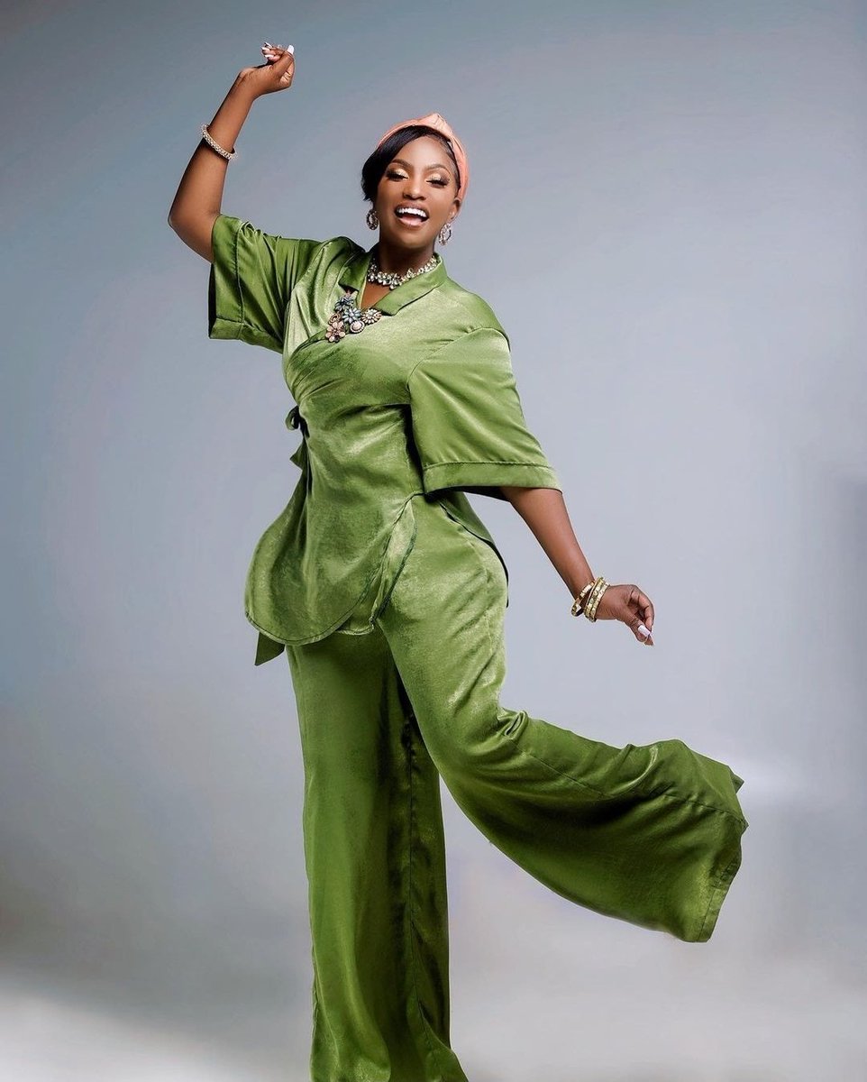 djjacobomutuze's tweet photo. #LoveRequestShow :- #Ndaga By @Irenentale WILL OPEN UP THE SHOW ON 90.4 @DembeFm FROM 7PM TO MIDNIGHT....ANY LOVE SONG ON YOUR MIND???? https://t.co/JiNvEaRCSN