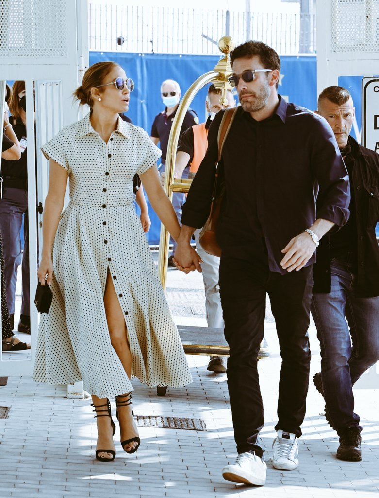 September 11, 2021 | Jennifer Lopez & Ben Affleck leaving Venice, Italy 🇮🇹🤍
#VeniceFilmFestival