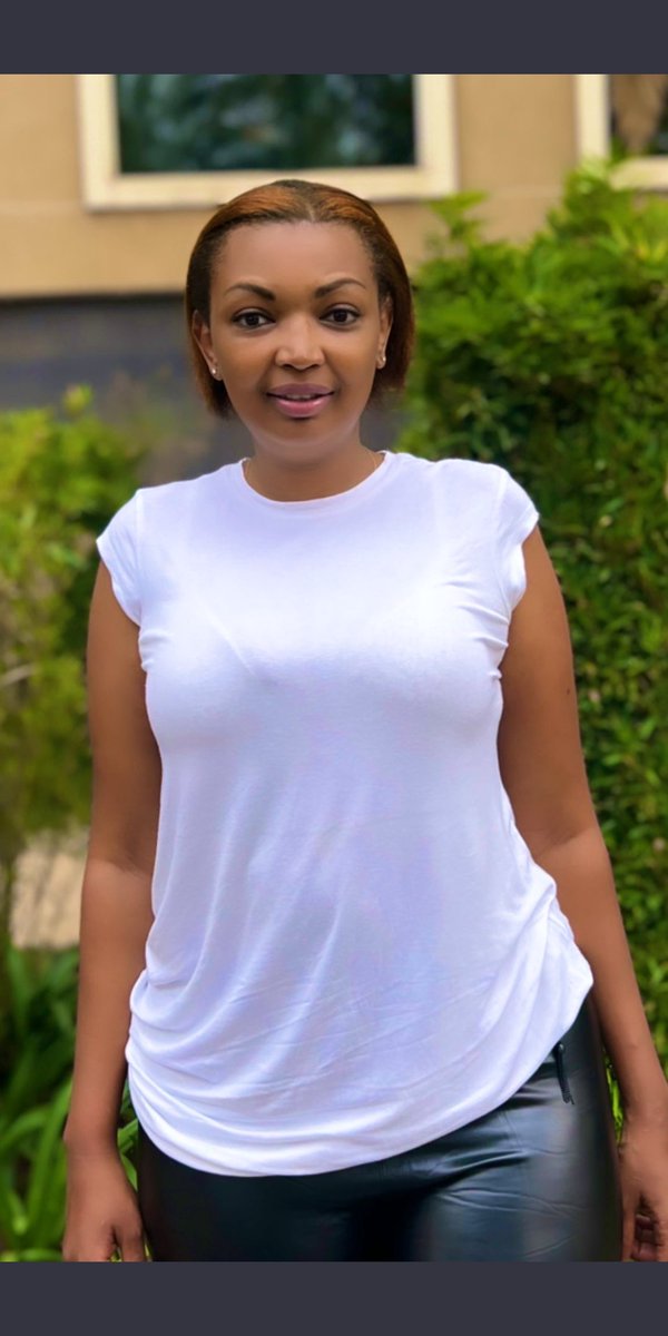Kijanayaaa's tweet photo. Kama baby mama ni mrembo hivi, bibi sasa anakaa aje. Samidi is blessed. Lets give Karen Nyamu 1K likes
#MakeKBC #KenyaKwisha #NdindiNyoro #NationalOil #Kalenjins #Brookside #Revenge #Keroche #citizentv #Kenyattas #SKMacharia #aoko https://t.co/WvUCuf4hRl