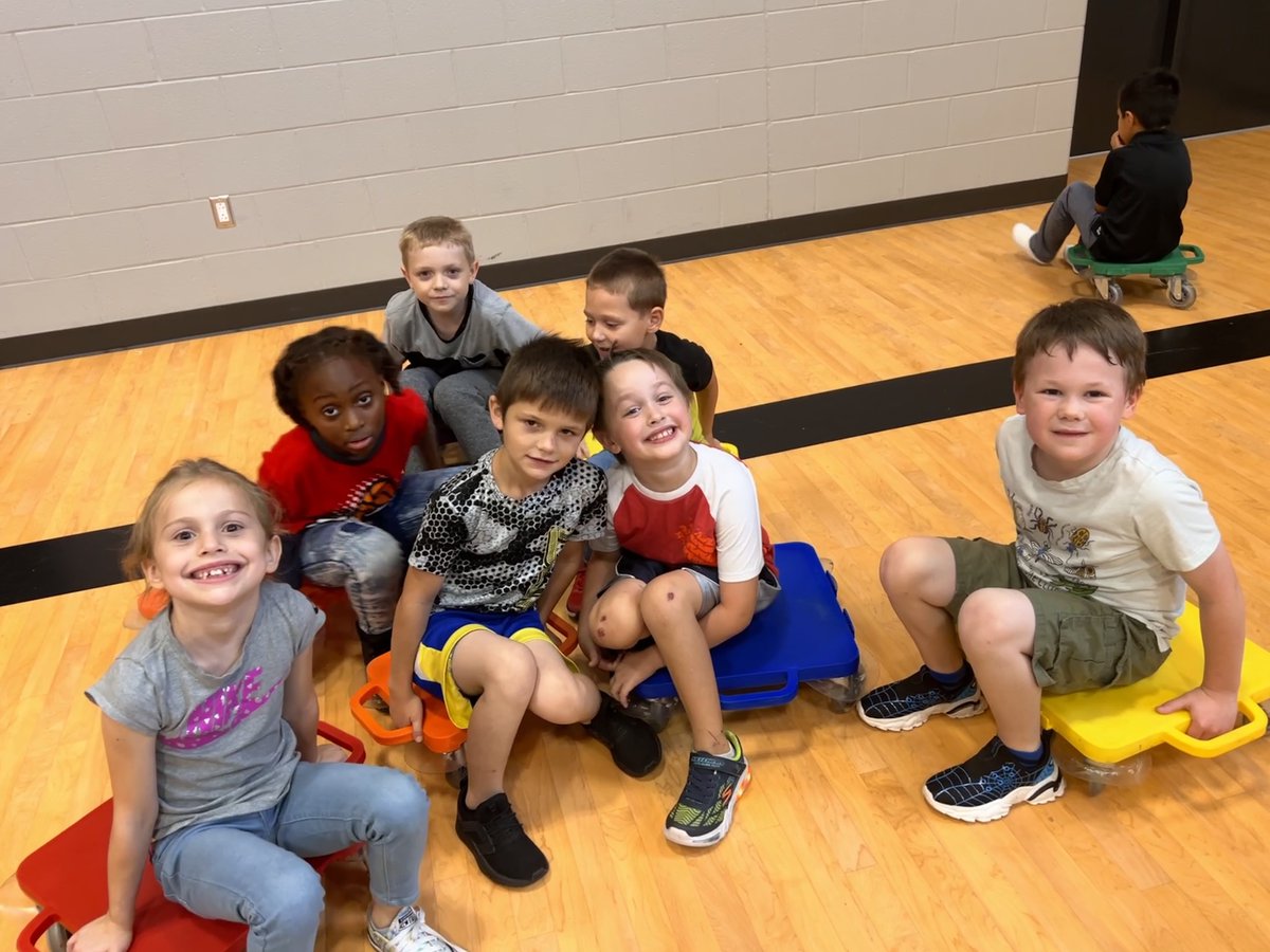 HopeCISD's tweet photo. Everyone loves Fun Friday in PE!
#WeAreHope #WeAreCaneyCreek https://t.co/bgA3b7Nthe