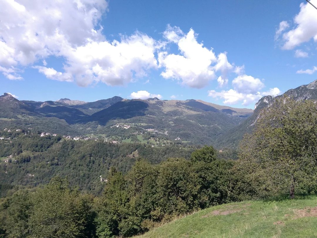 korsivobike's tweet photo. Pomeriggio sui pedali tra nuvole sole e cielo blu. 
#cyclinglife #cycling #ciocc #cyclingphotos #steelvintagebikes #bicycle #bicyclelife #bicicletta #bicycles #bici #biciacciaio #cyclingphotos #senzabicinonsostare #bikelife #cyclinglife #bike #bikephoto #inlombardia #valtaleggio https://t.co/HomtDYng2D