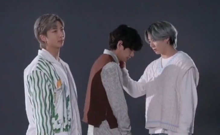 dailyofvk's tweet photo. namjoon always looks so done with taekook 😭 https://t.co/wt6D66eUrs