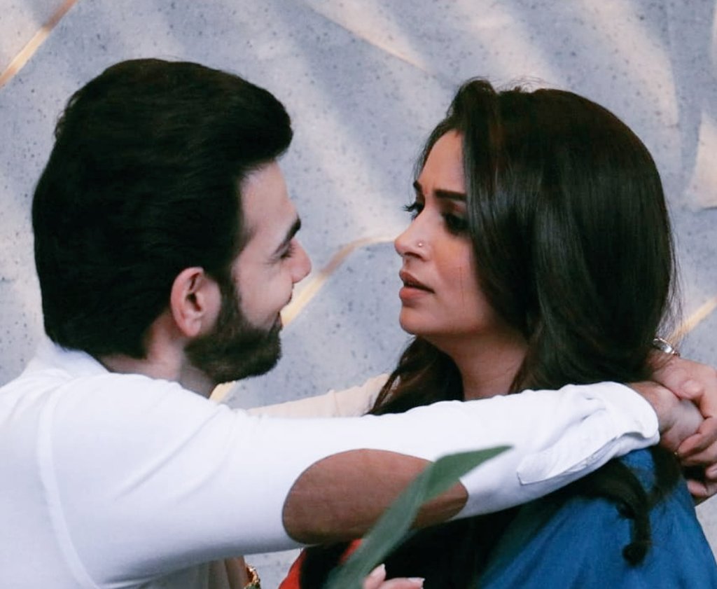 _Ishqbulava_'s tweet photo. I think they should have danced to 'Uff Teri Adaa' and many more it would have been 🥵
#KahaanHumKahaanTum #Ronakshi #Karpika https://t.co/r4e0rjfFft