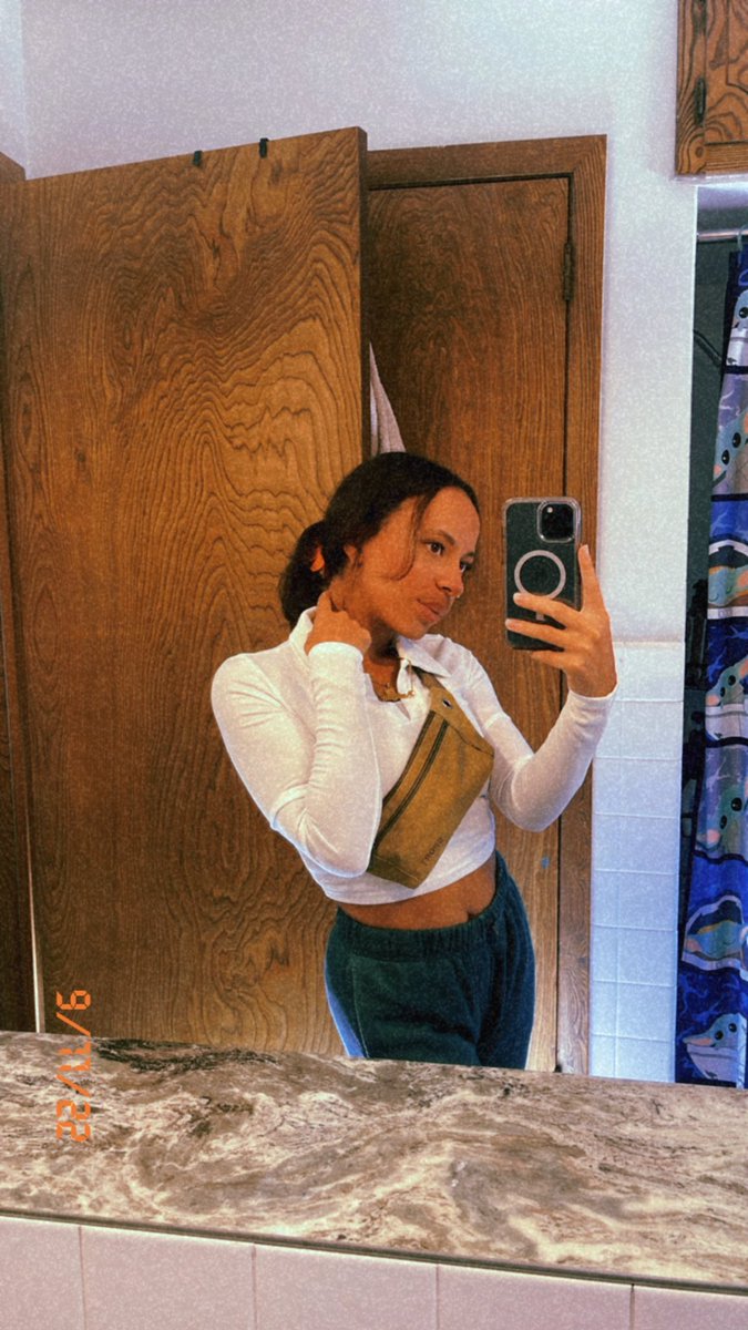 CaringforKaiden's tweet photo. Sunday errands outfit 🤞🏽 https://t.co/CfqNxqLJRA