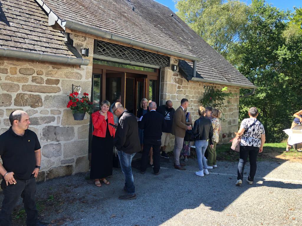 HeleneLaporteRN's tweet photo. Aujourd’hui, j’ai participé au repas de rentrée du @RN_Correze dans la magnifique commune de #Chaumeil. Une fédération dynamique et prête pour cette nouvelle année de militantisme à défendre les français ! https://t.co/35gHPhl4Cn