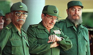 Frank López ☭ 🇨🇺 (@franklopezcuba) on Twitter photo Hoy vamos la celebrar la Vida de nuestro eterno Comandante Almeida..vamos a olvidarnos de su muerte y juntos ante las presiones Yanquis..Gritemos nuevamente junto a él...
"Aquí no se rinde nadie C🥚j🥚nes"
#CodigoSÍ
<a href="/DeZurdaTeam_/">DeZurdaTeam 📳</a> 🙋♂️❤ 🇨🇺 Hoy vamos la celebrar la Vida de nuestro eterno Comandante Almeida..vamos a olvidarnos de su muerte y juntos ante las presiones Yanquis..Gritemos nuevamente junto a él...
"Aquí no se rinde nadie C🥚j🥚nes"
#CodigoSÍ
<a href="/DeZurdaTeam_/">DeZurdaTeam 📳</a> 🙋♂️❤ 🇨🇺