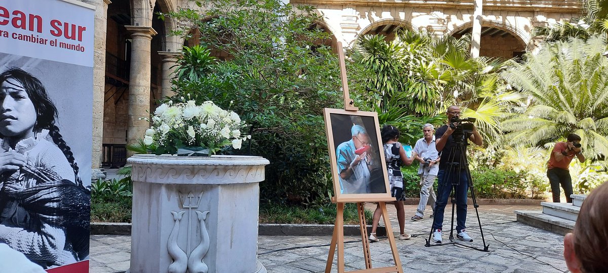 Con la #LaComenita continuemos celebrando el cumpleaños 80 del hombre de la #HabanaVieja y de #Cuba, Leales a Leal