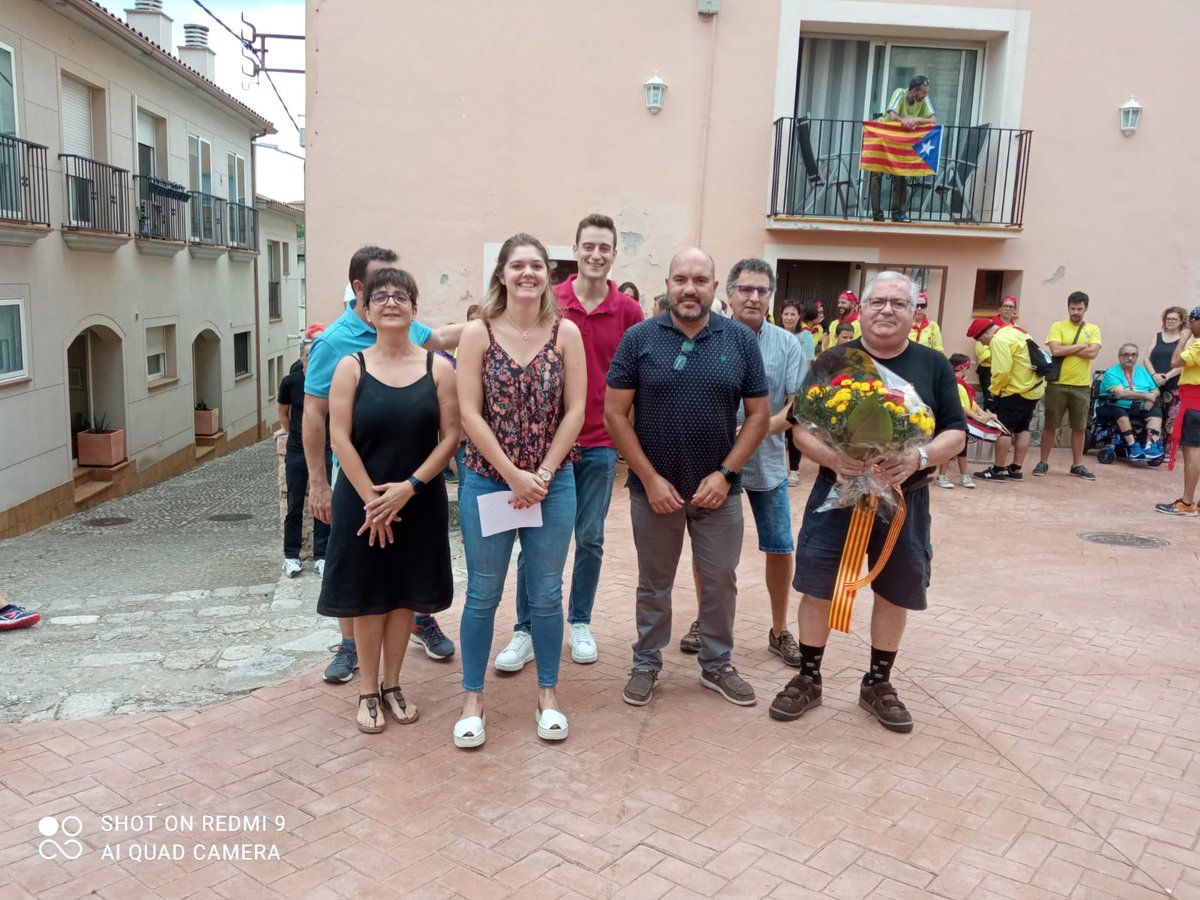 erc_obonesvalls's tweet photo. Imatges #Diada2022 #olesadebonesvalls #bonesvalls amb lectura #manifest de l'AMI
#municipisrepublicans #PenedèsRepublicà https://t.co/x0kcYSU8Qf