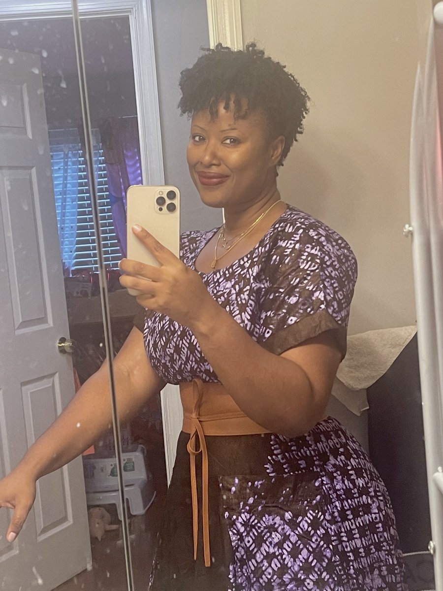 VickieRemoe's tweet photo. Bathroom selfie before brunch https://t.co/t6a4tRTNnj