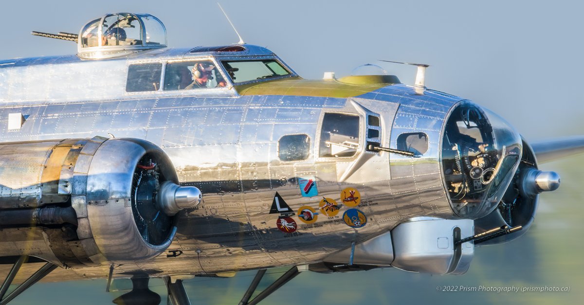 PrismPhotoCA's tweet photo. B-17 Flying Fortress "Yankee Lady" @B17YankeeLady  @AirshowLondon https://t.co/xMDNLPvpEw