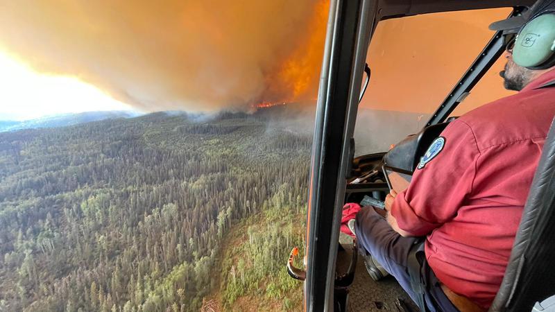 ckpgnews's tweet photo. Battleship Mountain wildfire displaying extremely vigorous behaviour https://t.co/1W10LDJFNk https://t.co/BscSAaAp7O