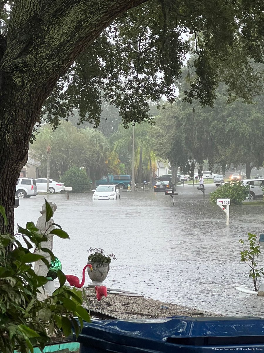 ONU_fr's tweet photo. La fréquence et l'intensité croissantes des catastrophes météorologiques extrêmes telles que les inondations ont un effet dévastateur sur les moyens d'existence.

Une #actionclimatique forte est essentielle dès maintenant ! https://t.co/ybUrnl2wIN https://t.co/tzaYAqiMCp