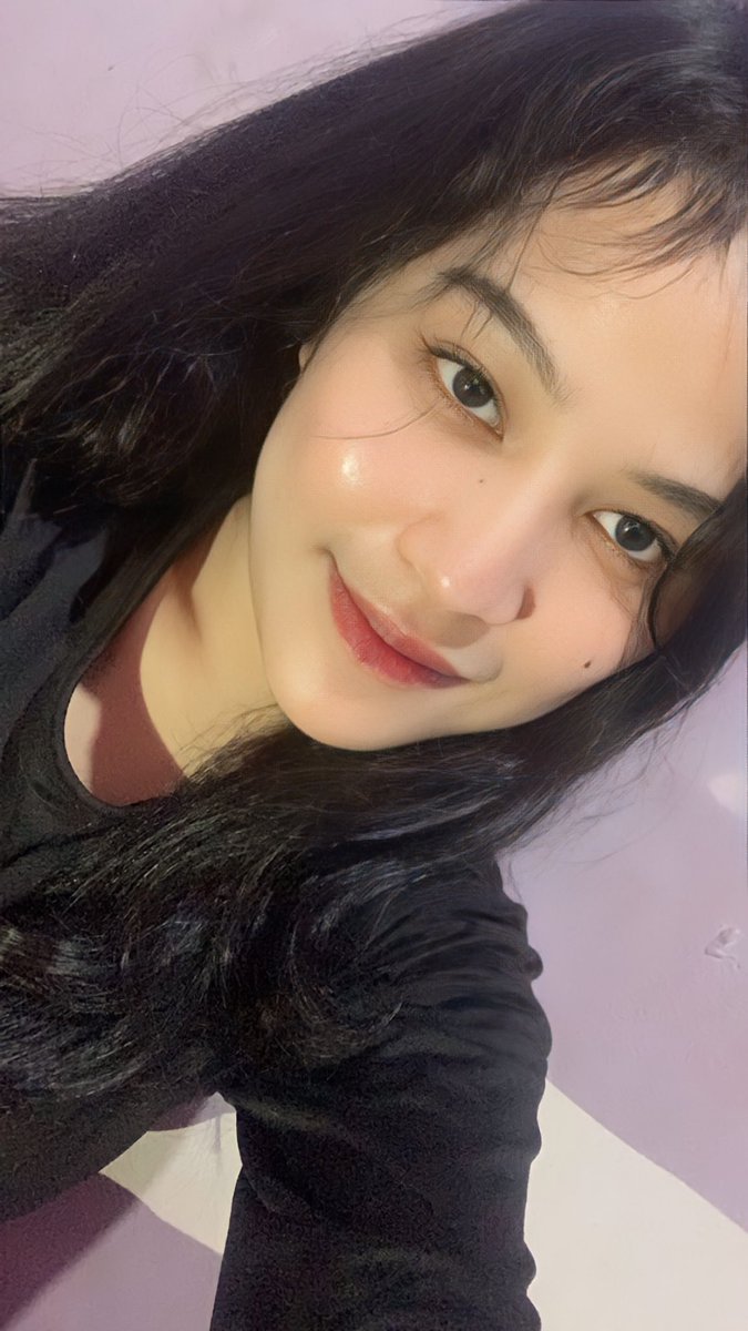 itzmeancyyy's tweet photo. My name is Ancy
I’m from bacan 
Am I satisfied with this
Oh of course not
I will attack him more ferociously
Yeah Stop being an idiot 😬

 #Bjorka https://t.co/S8m8TUTycB