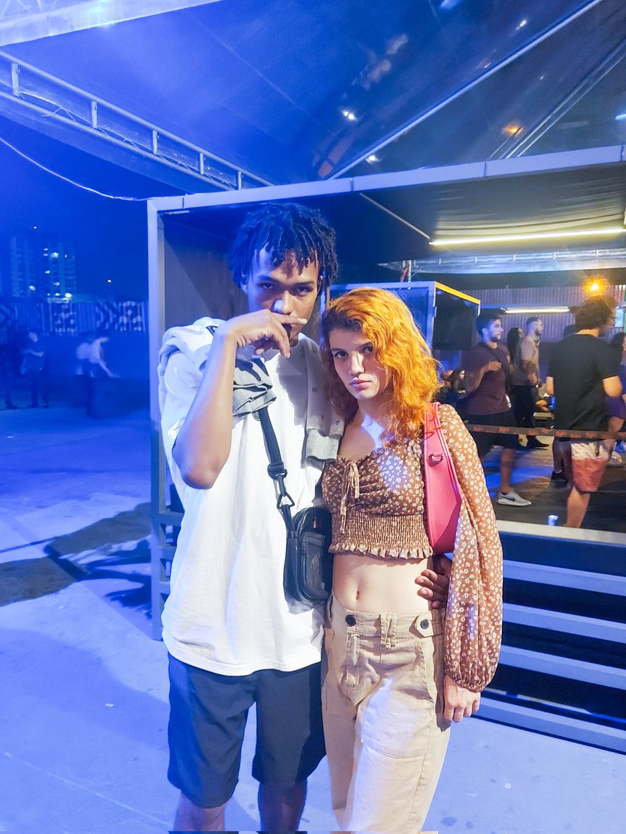 tinker_027's tweet photo. De ontem 🥂🧡 https://t.co/KDnAvRAHDs