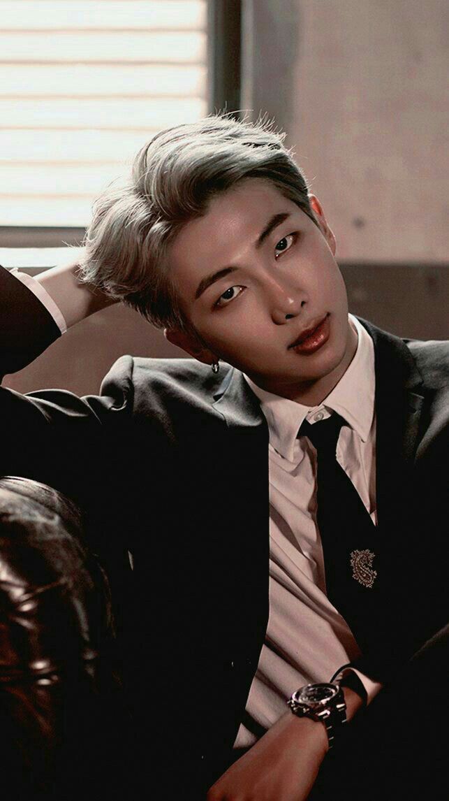 Crystabel_7's tweet photo. Happy birthday our dimple king💞😌🦋We purple you and stand by u always! Your existence is one the greatest things in our lives! Take care and eat well namjoonshi🤗💜 #HappyBirthdayNamjoon #HappyNamDay2022 https://t.co/UcBN8FOwRL