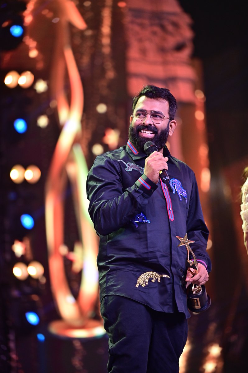 It's a win for @talktodhee ! She has won the Award for Best Playback Singer - Female (Tamil) for the song Uttradheenga Yeppov in the movie Karnan. Felicitations! We thank Music Director Santhosh Narayanan for accepting the award on her behalf. #SIIMA