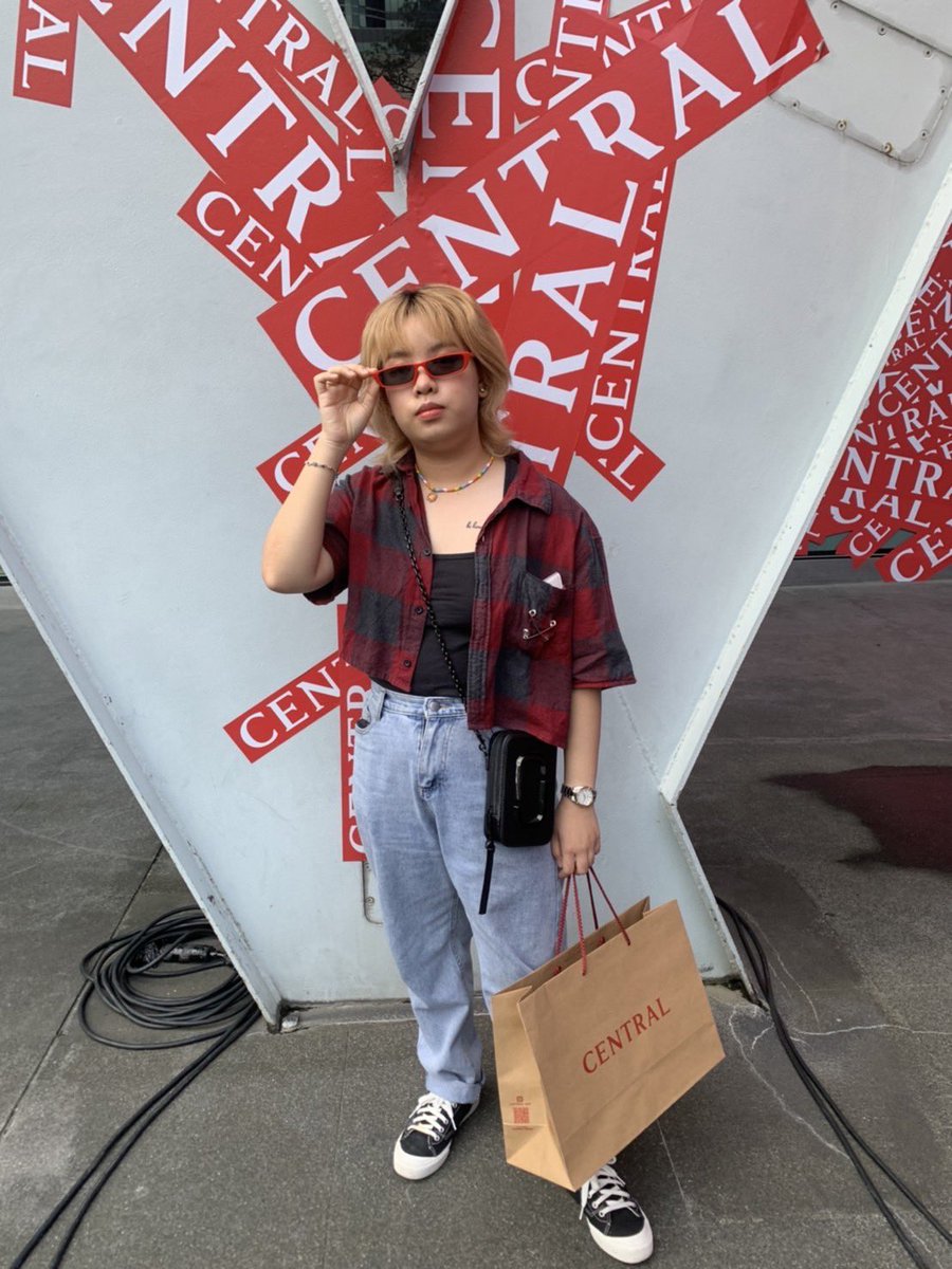 xxjpk_'s tweet photo. มาช้อปปิ้งที่ Central 9.9 Sale Fest เค้ามีแต่ดีลดีๆ แบรนด์ลดเพียบบ! 🎉🎁 หรือ Online ผ่าน Central app ก็มีโค้ดให้เก็บมากมาย 🛍
💚 อยากได้เสื้อทีมบาร์โค้ดค่าา 🖐🏻 #TeamBarcode
#ช้อปฟินวินทุกดีล #CentralRobinson99JeffBarcode @Centralnews https://t.co/zMEGH2S3mr
