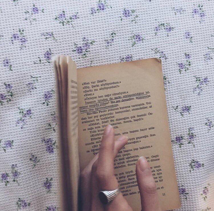 - Biliyor musun, insanları öldürüyorum Portuga.
+ Bunu nasıl yapıyorsun Zeze?
- Onları unutarak.

 Şeker Portakalı, 1983