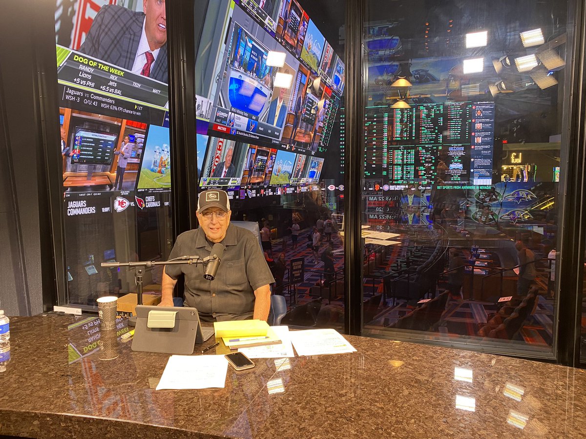 Coming up at 12 p.m. ET/9 a.m. PT, the debut of @brentmusburger’s Countdown to Kickoff. The legend is ready to talk all things Week 1 NFL and betting. Be sure to tune in!