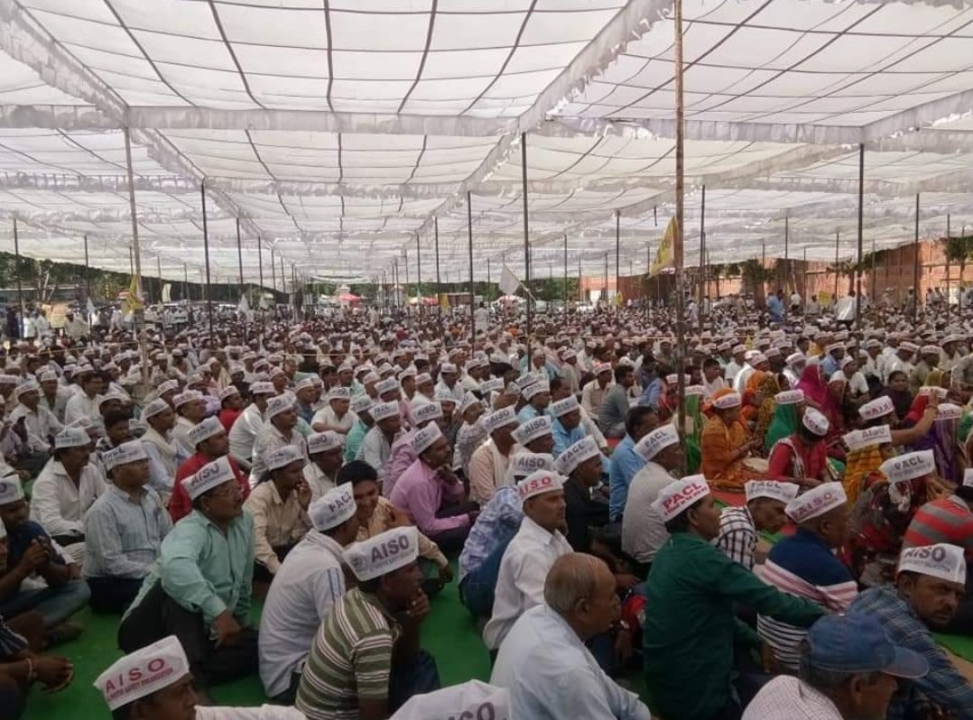 nexguru's tweet photo. लारी लप्पा बंद करो, पैसे का प्रबंध करो,
लोढ़ा कमेटी शर्म करो,  PACL निवेशकों का भुगतान करो....6 साल हो गए 
#लोढ़ा_कमेटी_हटाओ
@CBYadav_ @PRYadav1979 @HansRaj42611187 @SRkumhar4 @sanjujain01 @Shyamkumar901 @devikadewangan1 @SEBI_India @PMOIndia https://t.co/JbhzTDQmP3