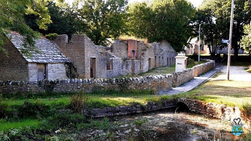 lemurinviaggio's tweet image. Un villaggio che oggi non c'è più, sacrificato per un bene maggiore, per la libertà degli uomini.
Vi raccontiamo la storia di Tyneham! 
lemurinviaggio.com/tyneham-ricord…

#Inghilterra #paesiabbandonati #Dorset #viaggi #esplorazioni