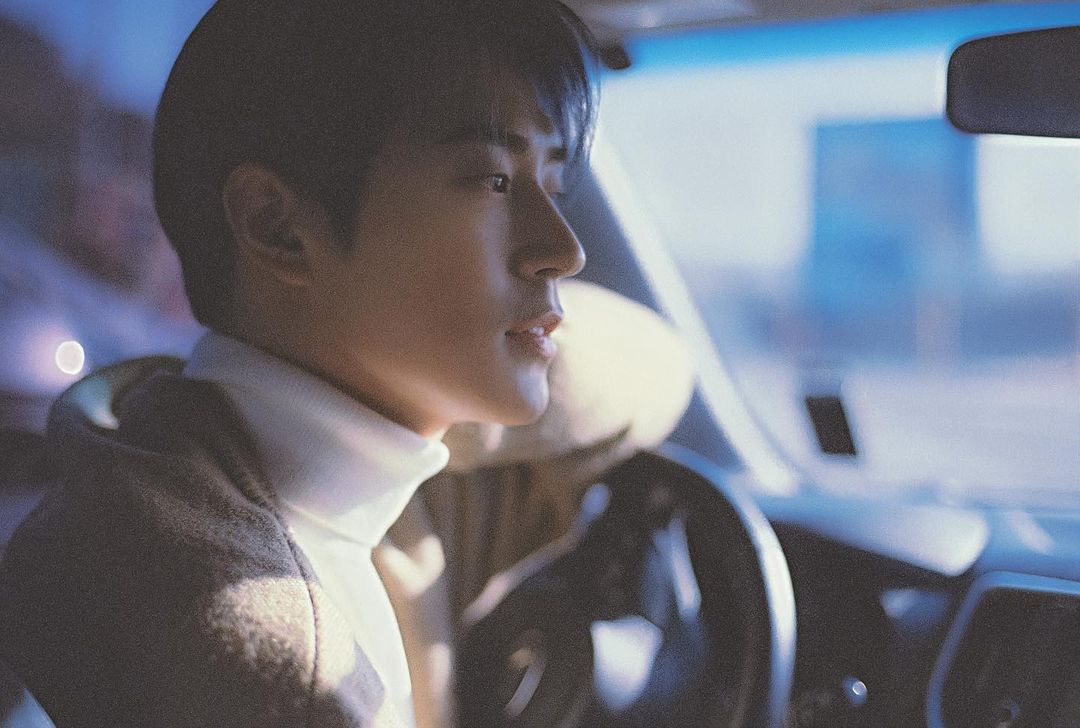 junjunhojun's tweet photo. 𝙊𝙉𝙀 𝙃𝙐𝙉𝘿𝙍𝙀𝘿. #GLORYFMSINSTA

𝘱𝘭𝘢𝘺 𝘮𝘦 𝘢 𝘴𝘰𝘯𝘨 𝘵𝘩𝘢𝘵 𝘺𝘰𝘶 𝘭𝘪𝘬𝘦, 𝘪 𝘣𝘦𝘵 𝘵𝘩𝘢𝘵 𝘪'𝘭𝘭 𝘬𝘯𝘰𝘸 𝘦𝘷𝘦𝘳𝘺 𝘭𝘪𝘯𝘦

𝙨𝙝𝙤𝙪𝙩 𝙤𝙪𝙩𝙨!! — alvin 🐿️, rufie 💢, kodi  🐸, miles 🚗 https://t.co/WQ7lOo6ev9