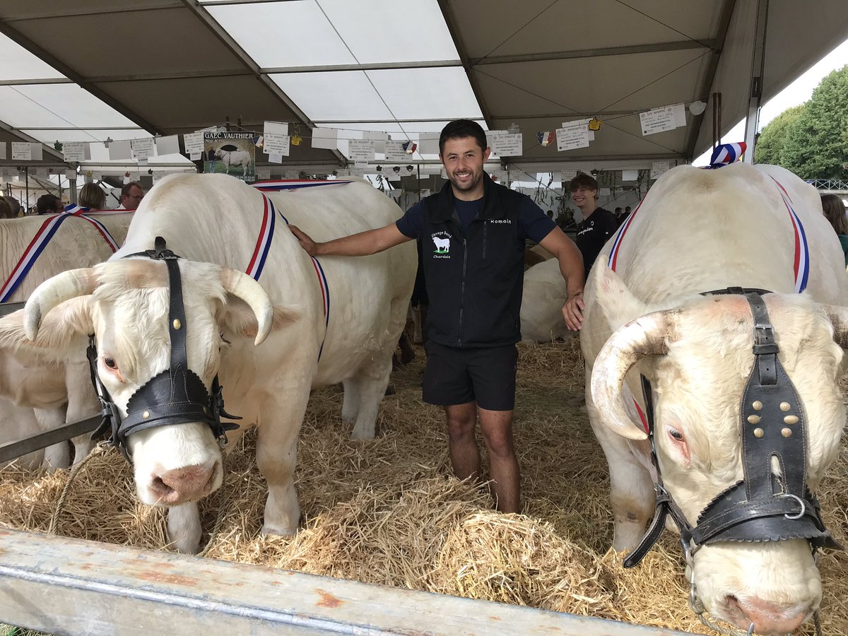 #info 14 prix pour la famille Barré de Létanne dont 2 champions avec un taureau Merveilleu ( 1387 kg) et Miss France ( 1238 kg ) en race  charolaise <a href="/FoiredeSedanoff/">Foire de Sedan (UCIA)</a> . Romain Barré l’invité de la rédaction <a href="/RADIO8ARDENNES/">RADIO8</a> ce lundi <a href="/ChambreAgri08/">Chambre d'Agriculture des Ardennes</a> <a href="/sebvial/">Sébastien VIAL</a> <a href="/tophe_foch/">tophe foch</a>