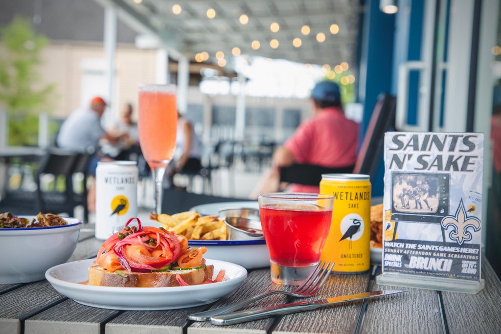 Open at 11am today for brunch and to watch the Saints square off against the Falcons at noon! Didn’t ya hear?? We’re now screening all Sunday afternoon Saints games here in the taproom! And yes there’s a special black and gold sake with glitter to celebrate with 🥳