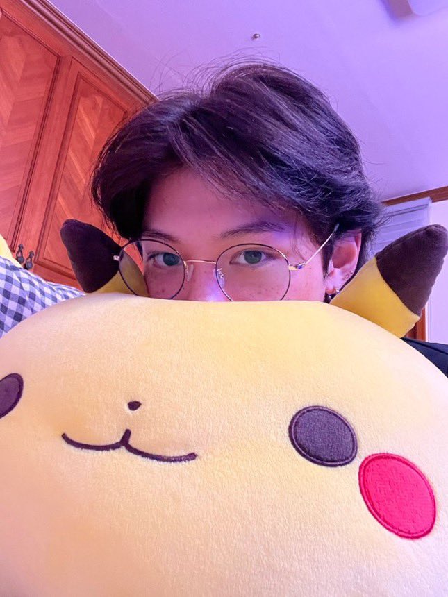 felixdots's tweet photo. IM GOING CRAZY OVER THIS PIC HES SO CUTE OHDGDMDU
↳ felix 🫧
 #스트레이키즈  #straykids  #필릭스 #felix https://t.co/iMadXFR0WC