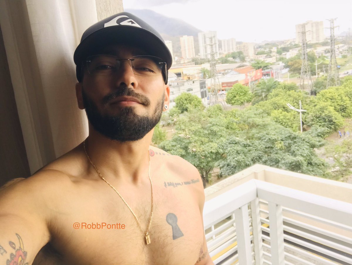 RobbPontes's tweet photo. Boa tarde pessoas desse mundão #Riodejaneiro #Rockinrio #RobbPonttes https://t.co/n6G9sA2j2V