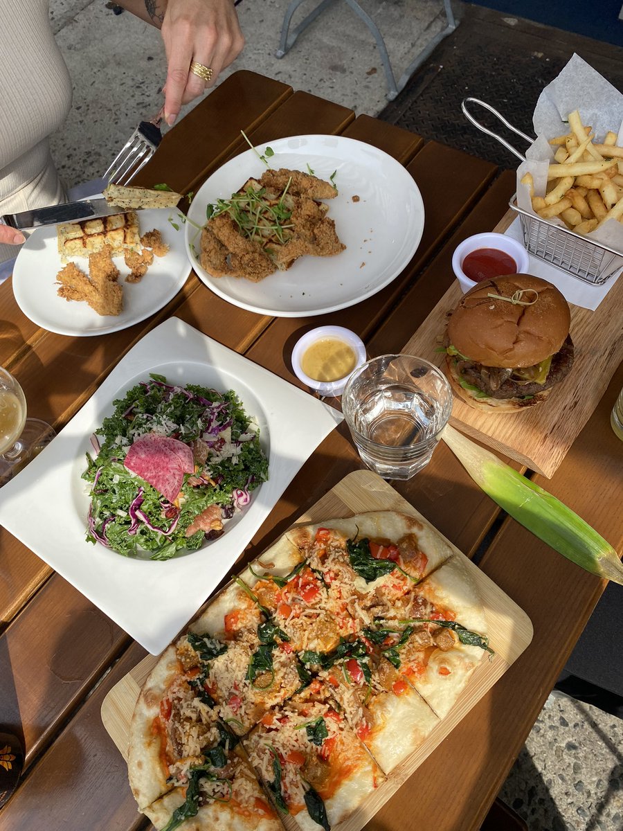 Belse Brewery in NYC is where it’s at for #veganbrunch. Run 🏃🏻‍♀️ #nycvegan