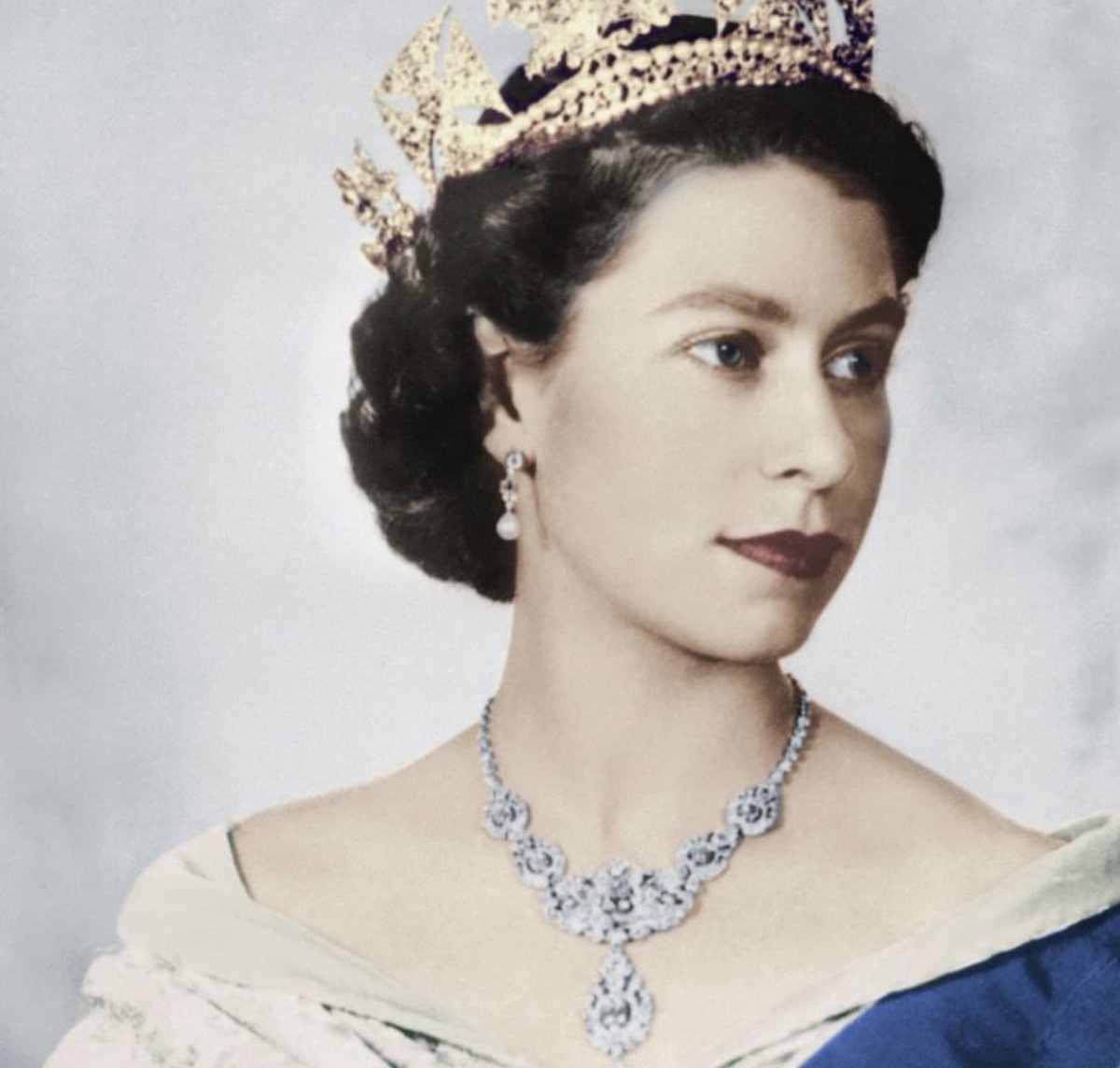 sharra_ann's tweet photo. R.I.P our Queen 😥🙏❤️ https://t.co/8yARau5hZG