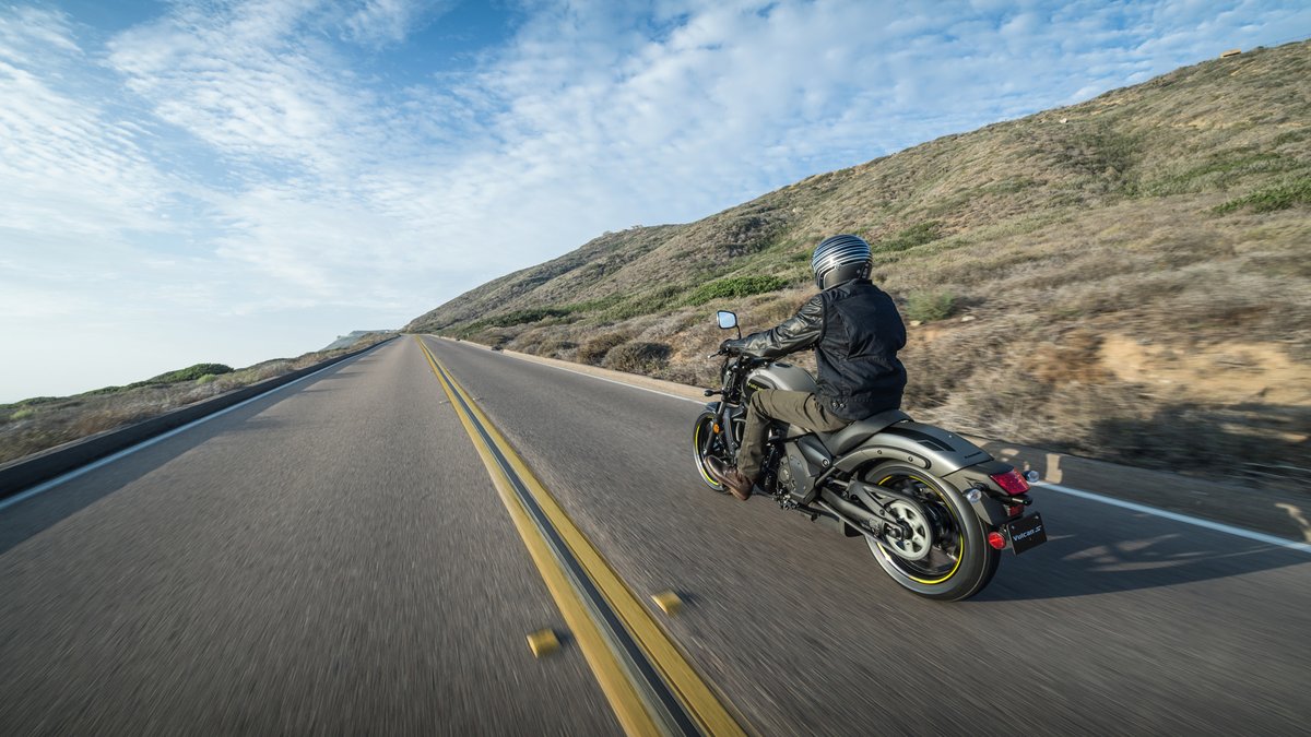 Whether you're on the street or the highway, the #VulcanS Cafe just straight up looks good. #GoodTimes #Kawasaki