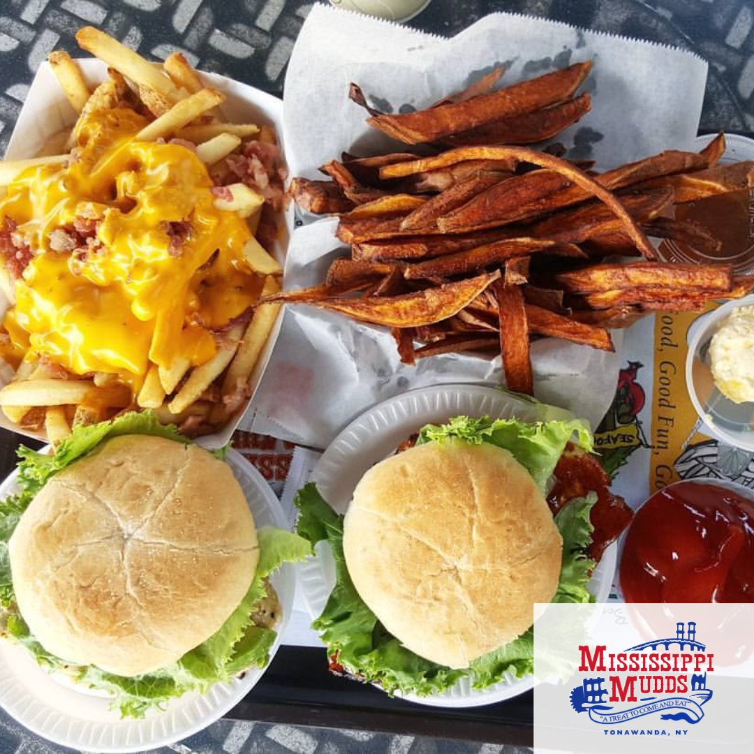mississippimudd's tweet photo. Our lunch &amp; dinner menu features a wide variety of hot dogs, burgers, sandwiches, fries, sides, and salads! 😋

We also offer gluten free &amp; vegan options as well as kids meals that come served on a frisbee to take home 😁

Open seven days a week! 

#ATreatToComeAndEat https://t.co/paBMc6Nlbg