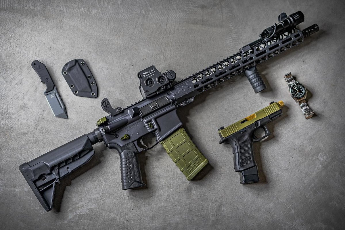 cheaperthandirt's tweet photo. PC: @mypointofpew - gear up for monday
.
#acelinkarmor #loadoutgrid #cerakote #battlearmsdevelopment #eotech #rangedayfriday https://t.co/WGWYjl3Fbi