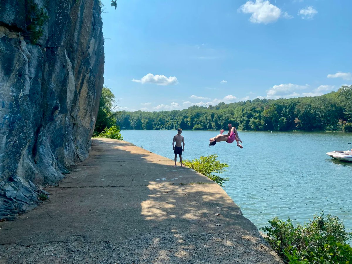 gweblaw's tweet photo. While large stretches of the #C&amp;O are remote, the locks, small towns, and natural sights that dot its length make it perfect for bike rides. Click the link for a complete guide. https://t.co/ek8KSWVizi #biking #DCbikes #DC #MoCo #Maryland #biketrails https://t.co/8W4H998Sqq
