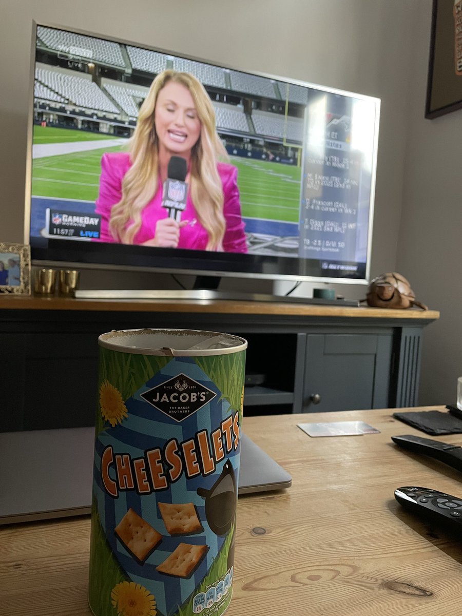afslater's tweet photo. Celebrating the first RedZone of the season with a tub of cheesy crack. I mean Cheeselets. #redzone #cheeselets https://t.co/VHP9ydn28S