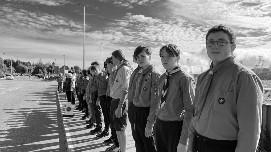 mannofieldESU's tweet photo. Very proud of our Explorers this weekend. The Explorers had spent all year planning this weekend's camp. However on the news of the passing of Her Majesty Queen Elizabeth, the Explorers changed their plans. (1/2) https://t.co/O4Tpf3apey