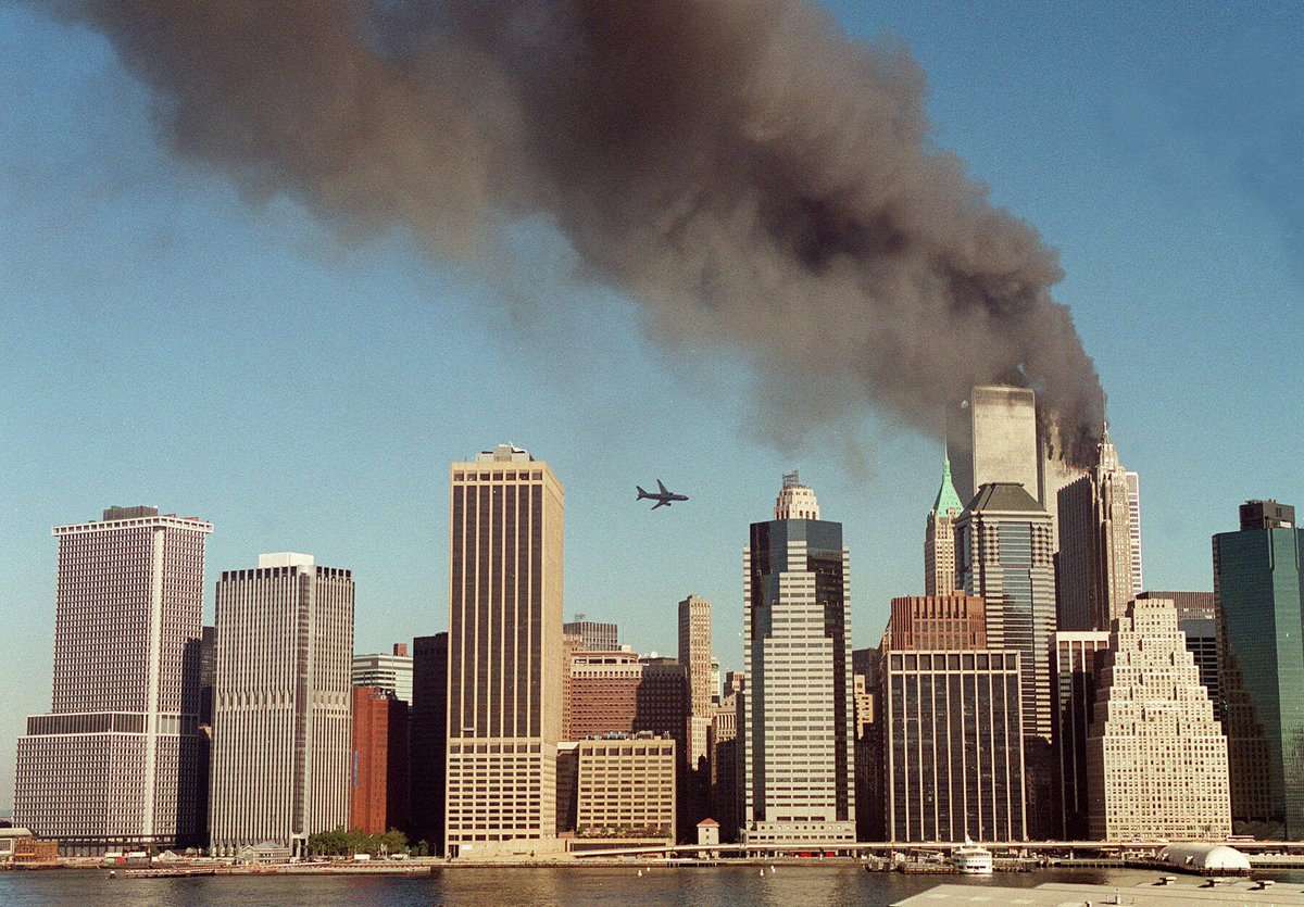 EMFS999's tweet photo. Remembering those who made the ultimate sacrifice, on this day 21 years ago 🇺🇲

#NeverForget911 https://t.co/LDTnLcEyCO