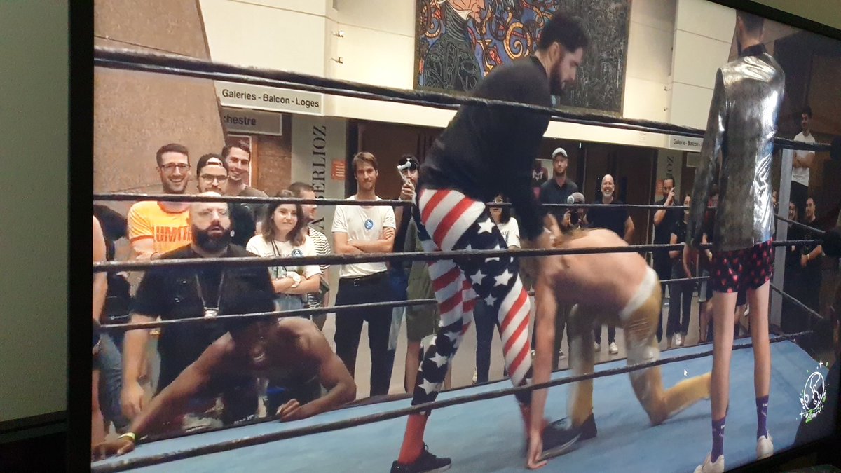 Wild <a href="/pakablog/">PAKA</a> spotted on the left ! <3