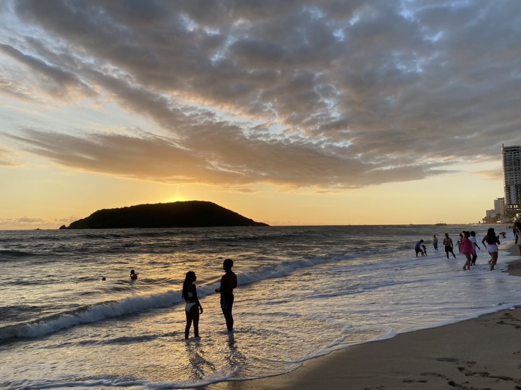 Sunsets in Mazatlán 🇲🇽 🌅 

#isladepajaros