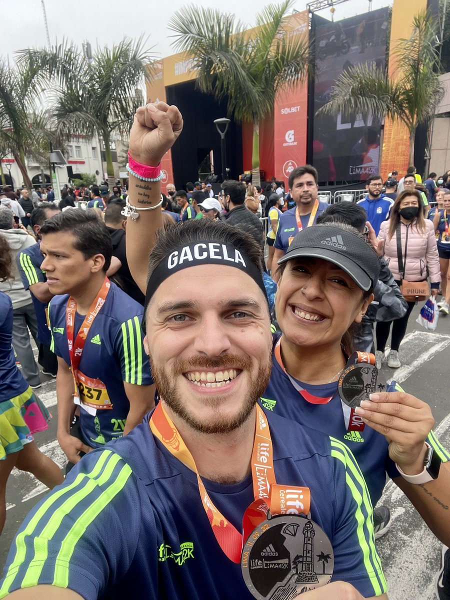 la_portella's tweet photo. Jajajaja Ivonneee, lo logramos!!! 21K y 10K cumpleañeros 🎉😍♥️ Feliz cumpleaños mi amor @javrevil 🎉🏃‍♂️🏃🏽‍♀️♥️ #lifelima42k https://t.co/FX5JjKD9Tn