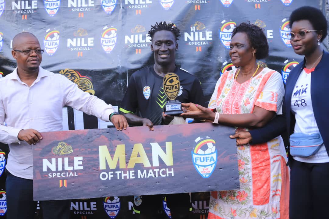 LillianAber's tweet photo. Ladies and Gentlemen, a little commotion for the man of the match!
Thank you #AcholiProvince 
Hard luck #BugandaProvince
#CelebratingOurAncestry 
:
:
:
:
:
#BugandaHasFallen https://t.co/TXqmiZJ9o8