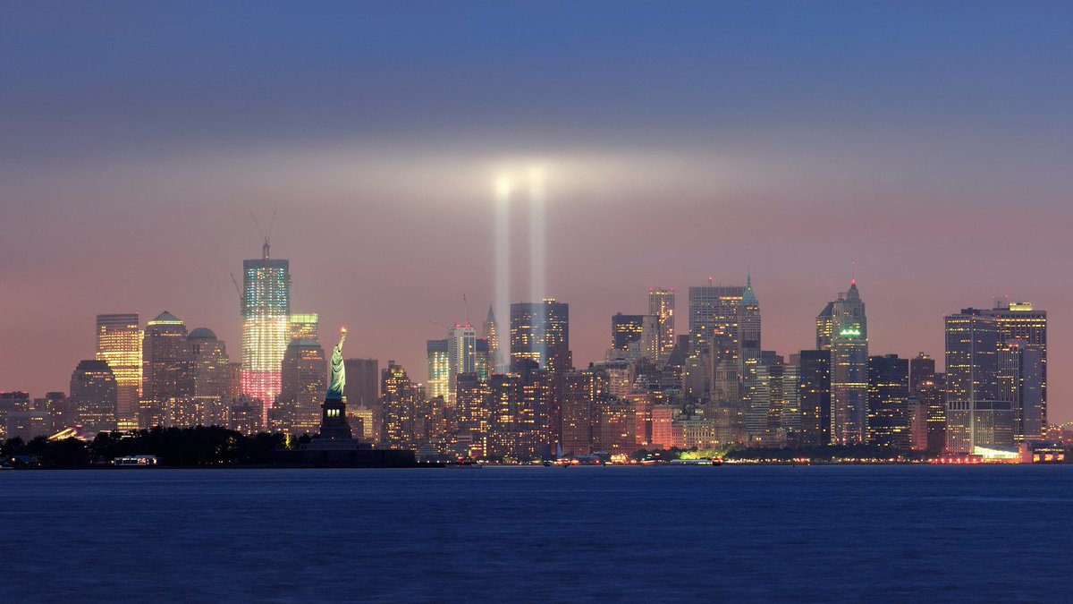 wewentrogue's tweet photo. We will NEVER forget  ❤️ 💙  #NeverForget911 https://t.co/xDRXvE7R8i