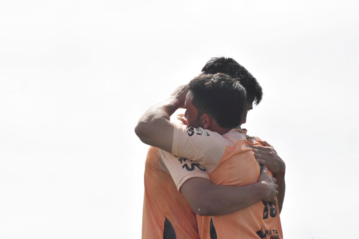 ¡Todos juntos! 🍊

#VamosBera 🧡

📸 <a href="/unaguillermita/">Una Guillermita de Scocco 🧡</a>