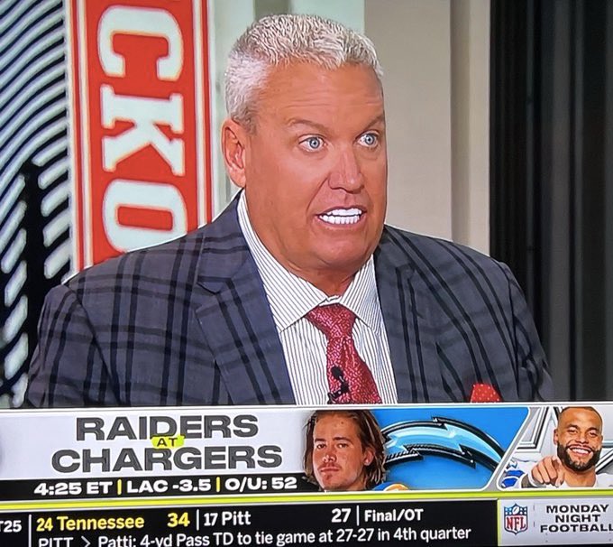 heatdaddy69420's tweet image. Is Rex Ryan serious with these veneers? Did he get those put in at a KKK rally? Those things are whiter than nascar bleachers what is this guy thinking