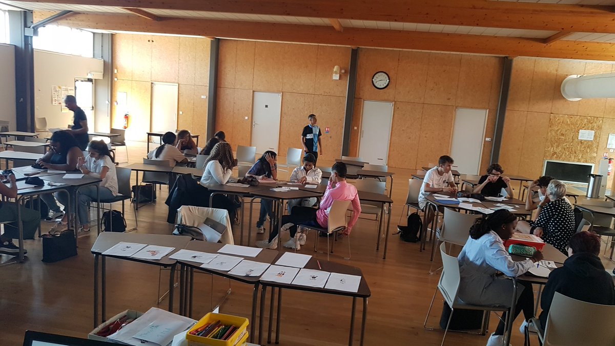 accueilcolloque's tweet photo. Journées d'intégration des #bacpro #accueil @LpoFrancoise @actoulouse Apprendre pour Entreprendre saison 2 ! 1ère étape : ébauche d'une mascotte de classe. #Seconnaître #fédérer gagner en #confiance  #construire ensemble, #progresser https://t.co/ze8wmolWYW